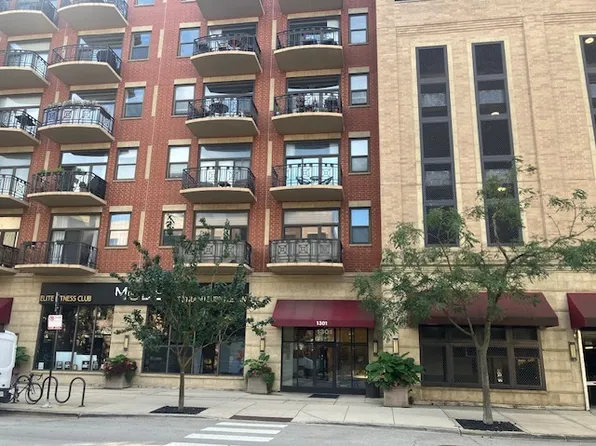 1301 W Madison St APT 211, Chicago, IL 60607