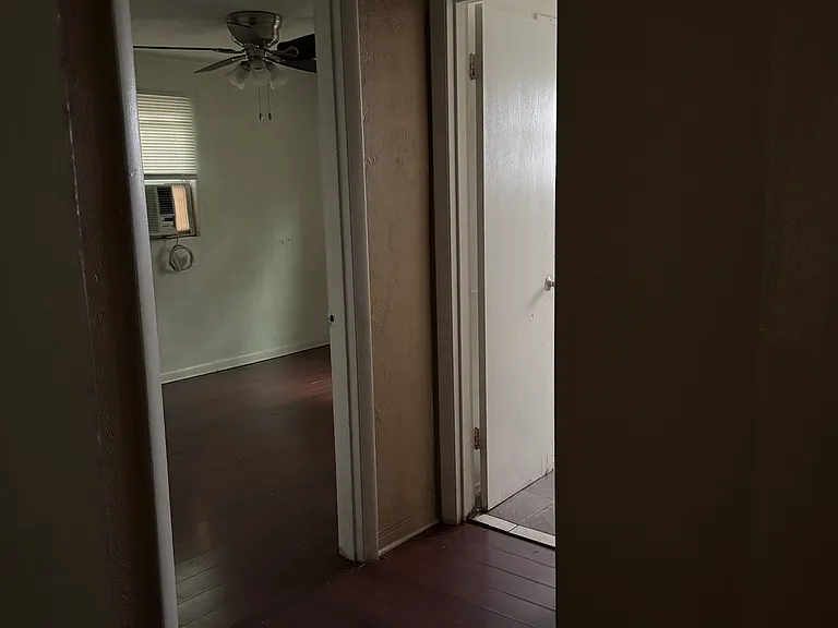 349 N Caroline St #B — Photo 8