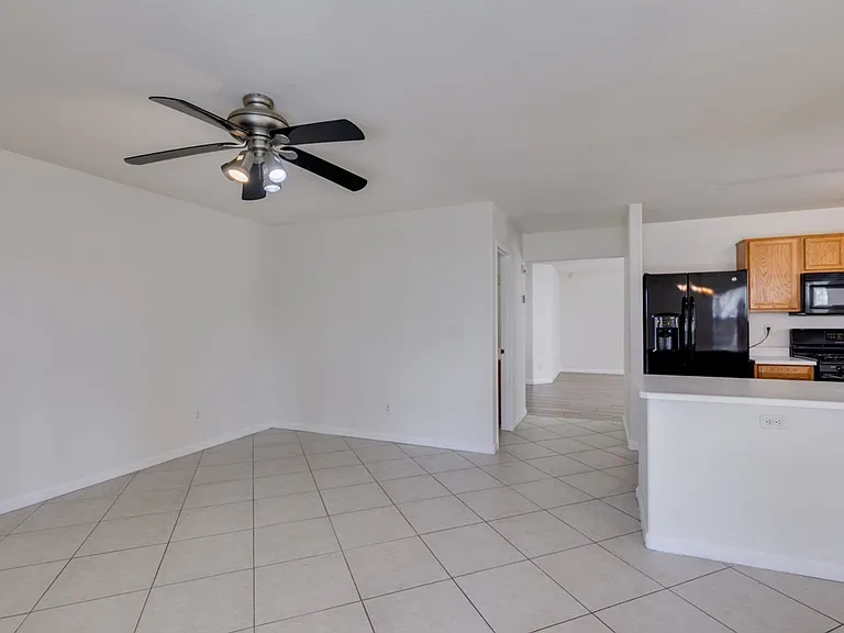 5025 Glittering Star Ct N — Photo 18