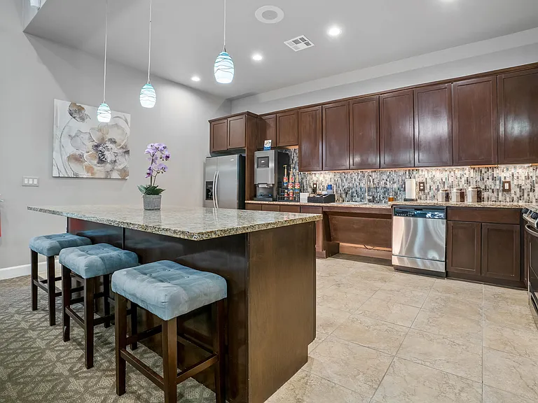 Riverwood Apartments — Photo 14