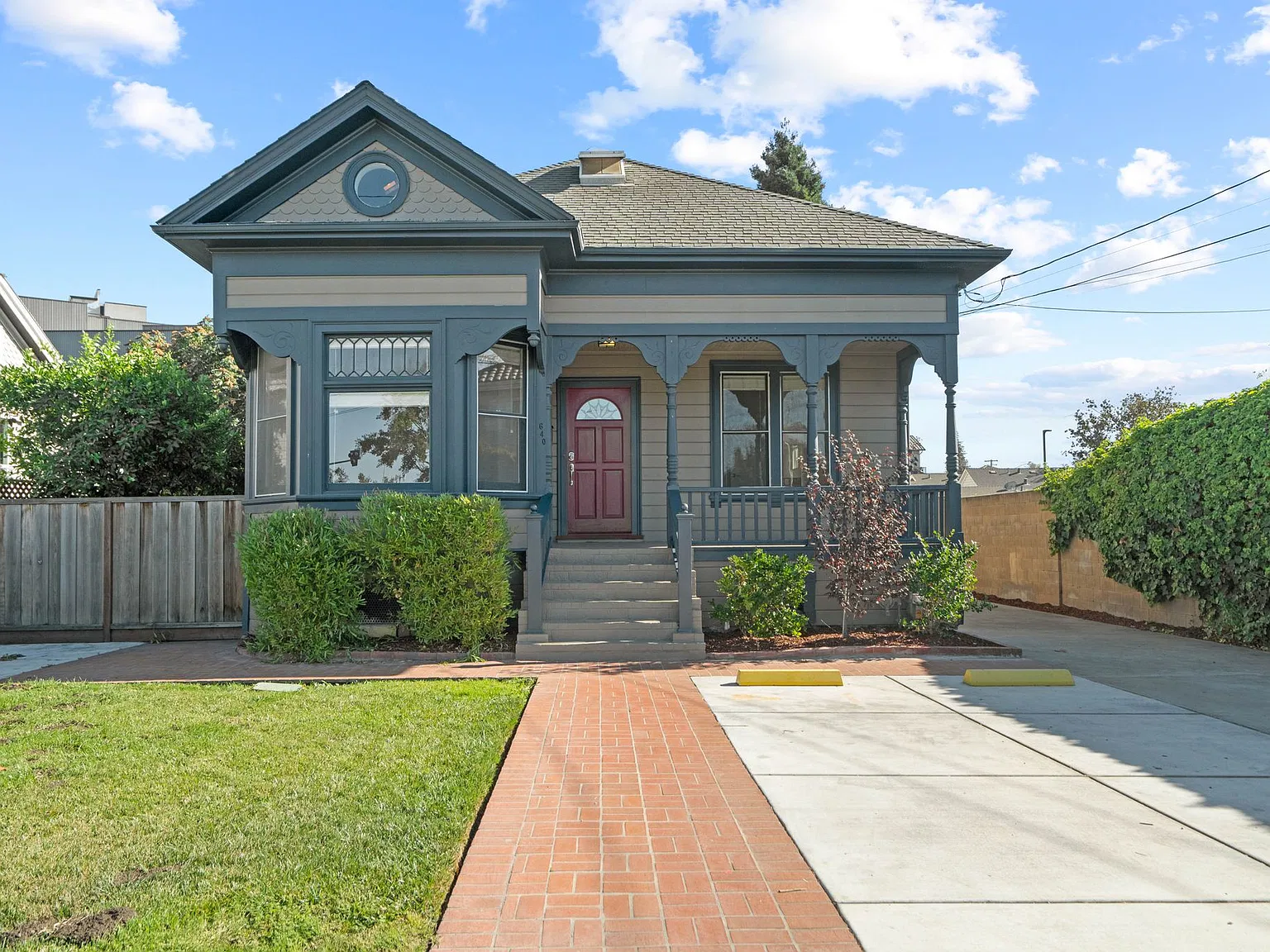 8 bed, 3041 sqft, $13,000 — Photo 1