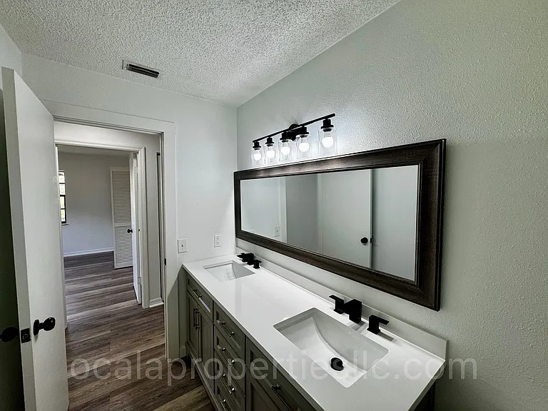 3380 NE 44th Pl — Photo 32