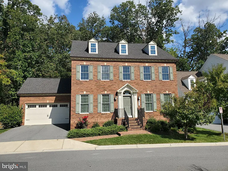 411 Greenebaum Ln — Photo 1