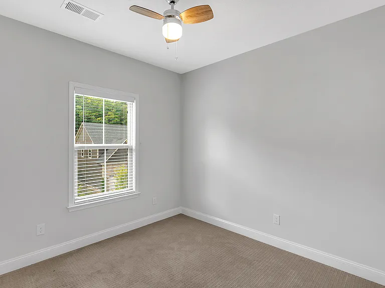 160 Seneca Pl — Photo 22