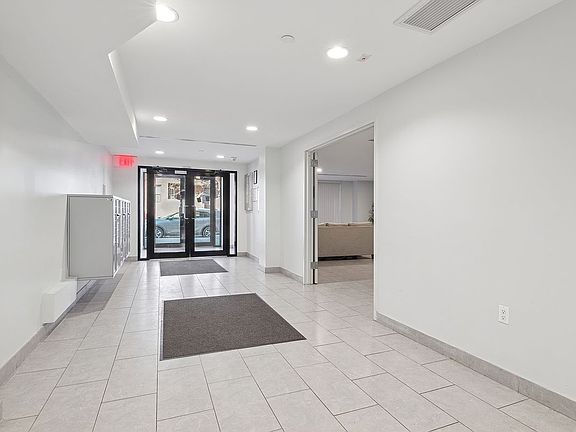 5th image of 14836 89th Ave #5C