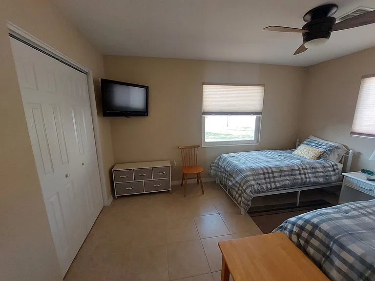 1541 Crest Dr — Photo 17