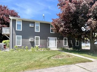 966 Broadway St APT B, Sheboygan Falls, WI 53085