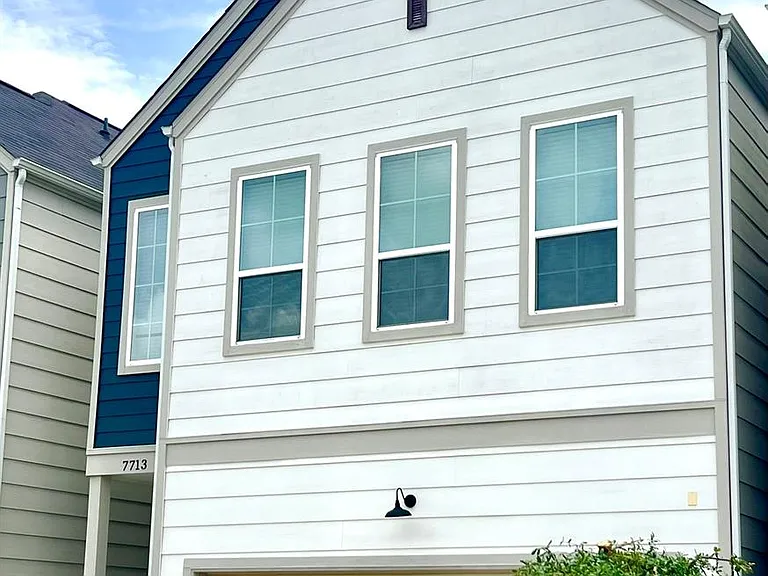 7713 Johanna Park Dr — Photo 1