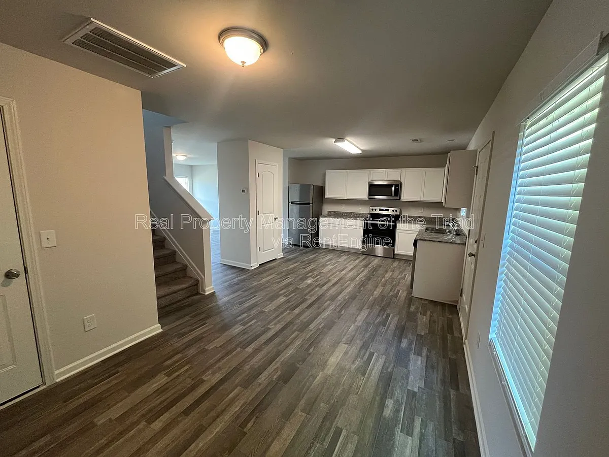 Building Photo - 3812 Bellingham Ct