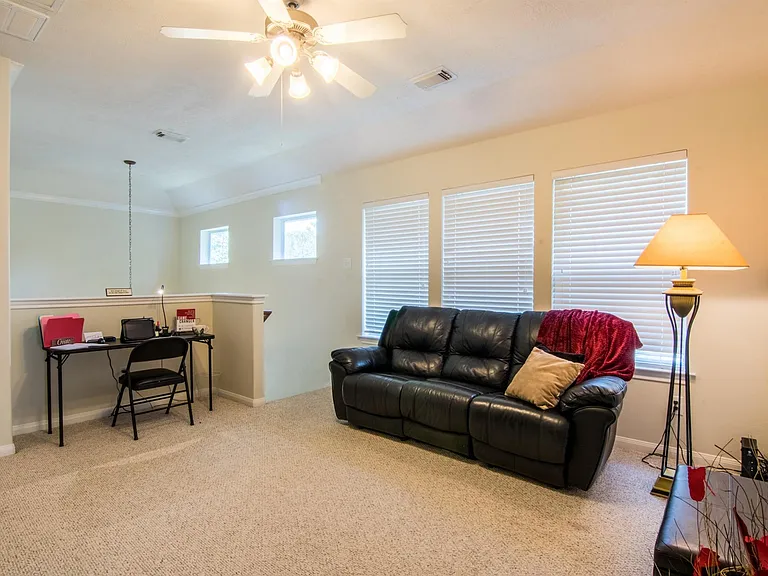 15 Aquiline Oaks Pl — Photo 29