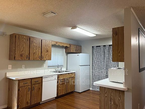 5th image of 70 Almond Rd
