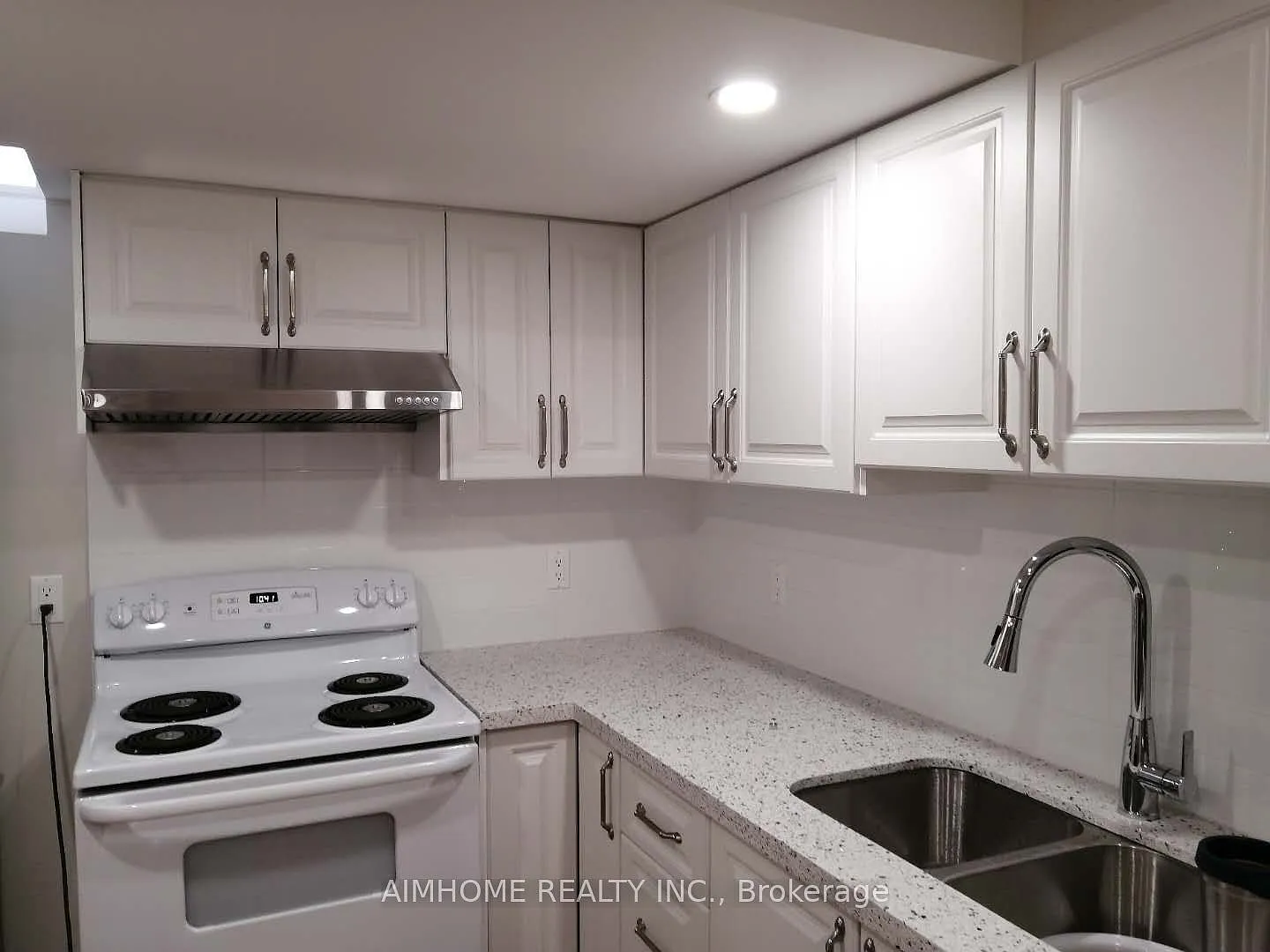 3 bed, $950 — Photo 2