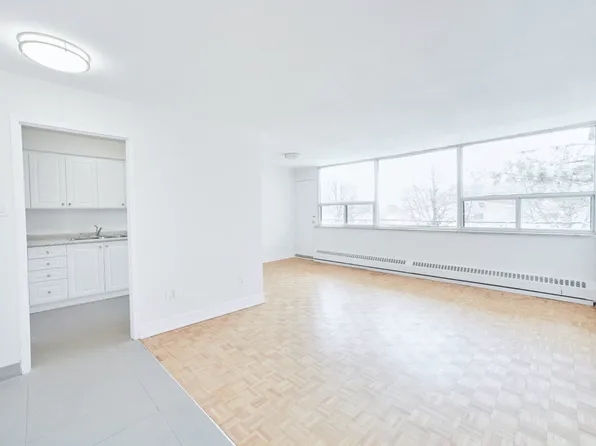 3355 Ponytrail Dr, Mississauga, ON L4X 1V7