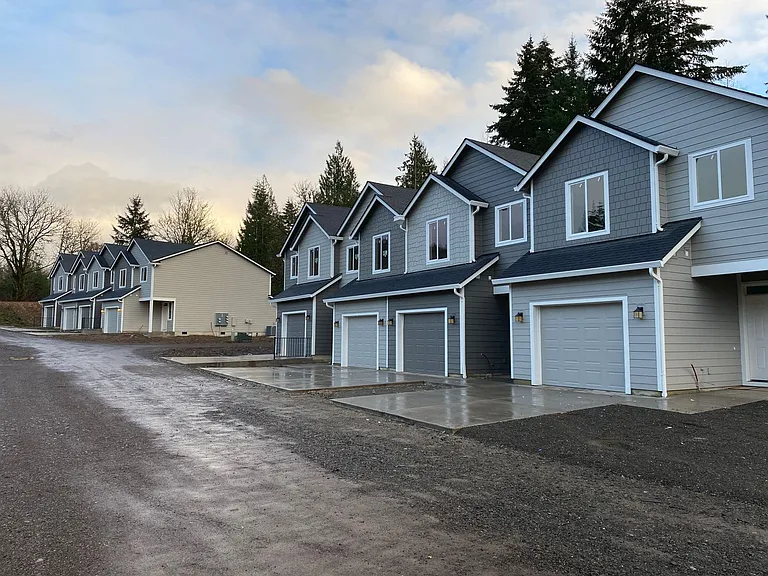 193 Cloverdale Rd #B — Photo 2