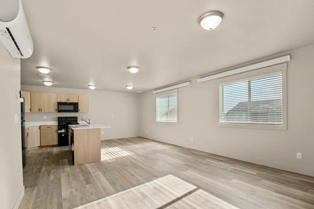 2 bed, 950 sqft, $1,250 — Photo 2