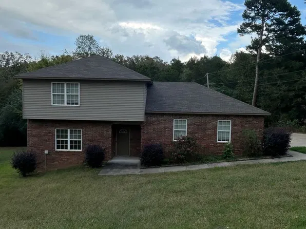 705 Preston Dr, Russellville, AR 72802