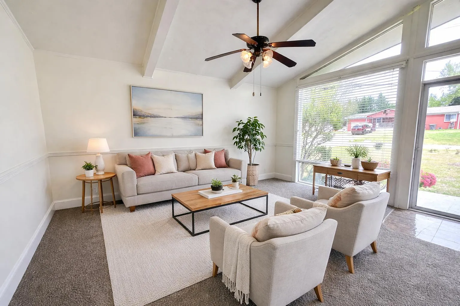3 bed, 1195 sqft, $1,800 — Photo 2