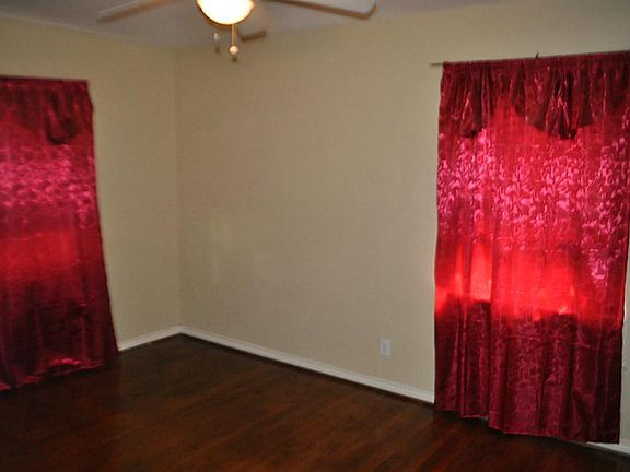 3rd image of 3012 Thornwood Dr
