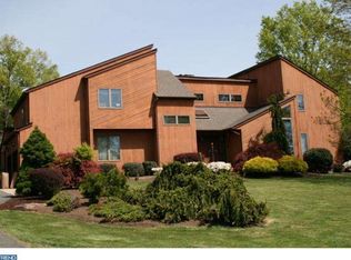 3 Spring Hollow Dr, Hopewell, NJ 08525