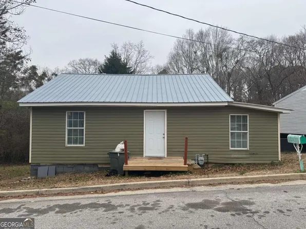 66 Persimmon St, Toccoa, GA 30577