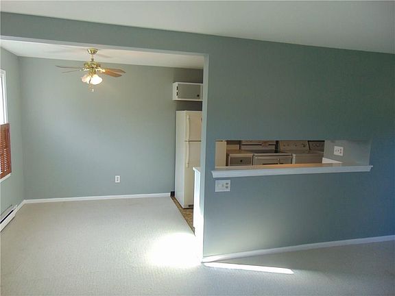5th image of 31 Arrowhead Way N