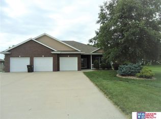 155 Dakota Cir, Utica, NE 68456