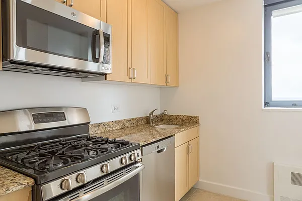 Rented by Stonehenge NYC LLC | media 3