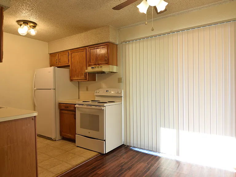 1626 Kelly Dr — Photo 4