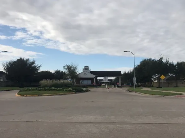 25422 Richton Falls Dr, Richmond, TX 77406