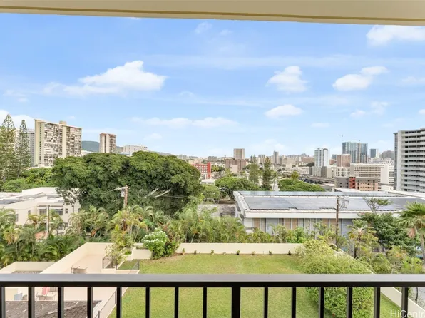 1054 Green St APT 505, Honolulu, HI 96822