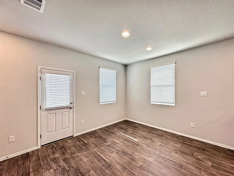 156 Edward R Gaytan St — Photo 4