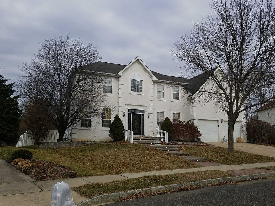 2nd image of 16 Goldspire Ln
