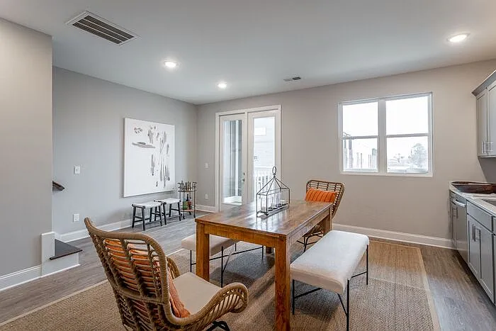 2328 E 18th Street Pl — Photo 6