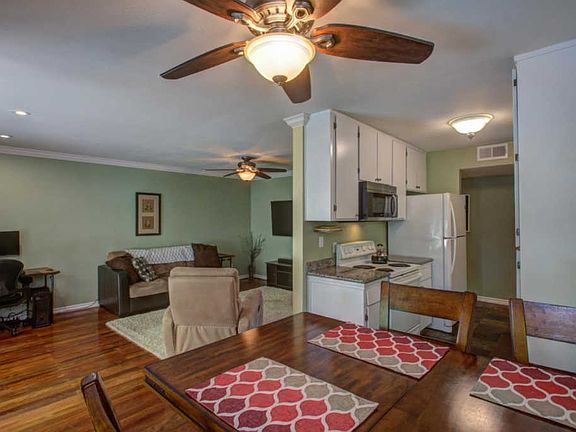 4th image of 296 Tradewinds Dr APT 6