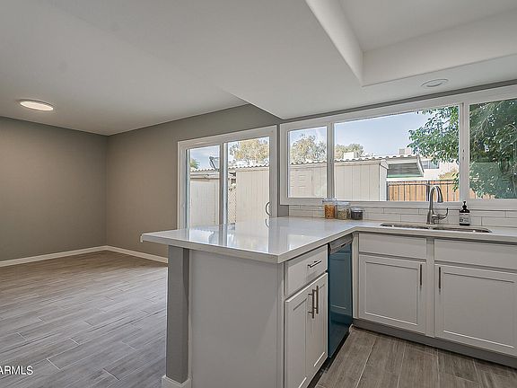 5th image of 2037 W Hazelwood Pkwy