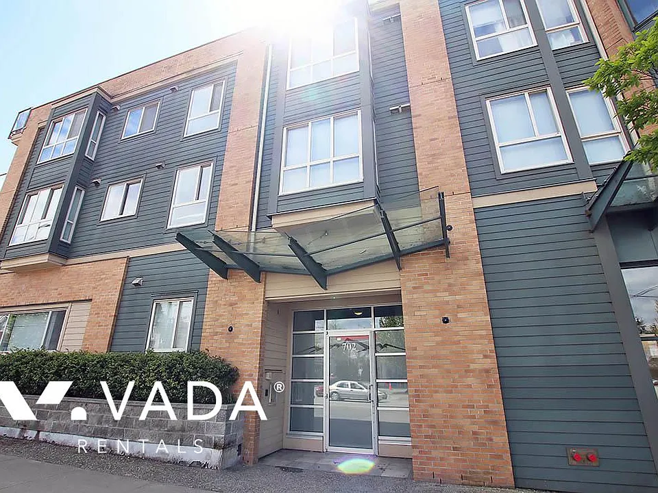 702 E King Edward Ave #309