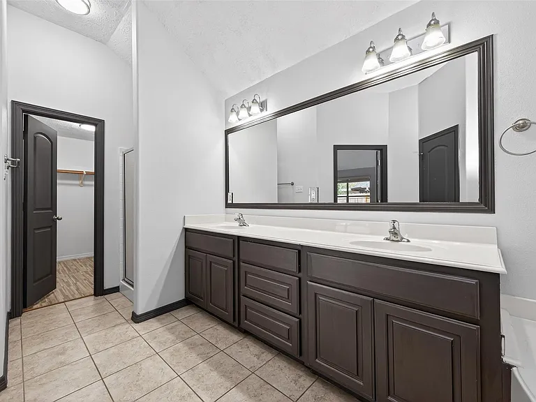 10542 Parkside Dr — Photo 30