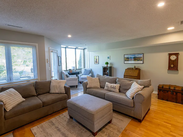 37 Preakness Way — Photo 10