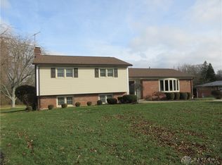 1319 Stratford Dr, Piqua, OH 45356