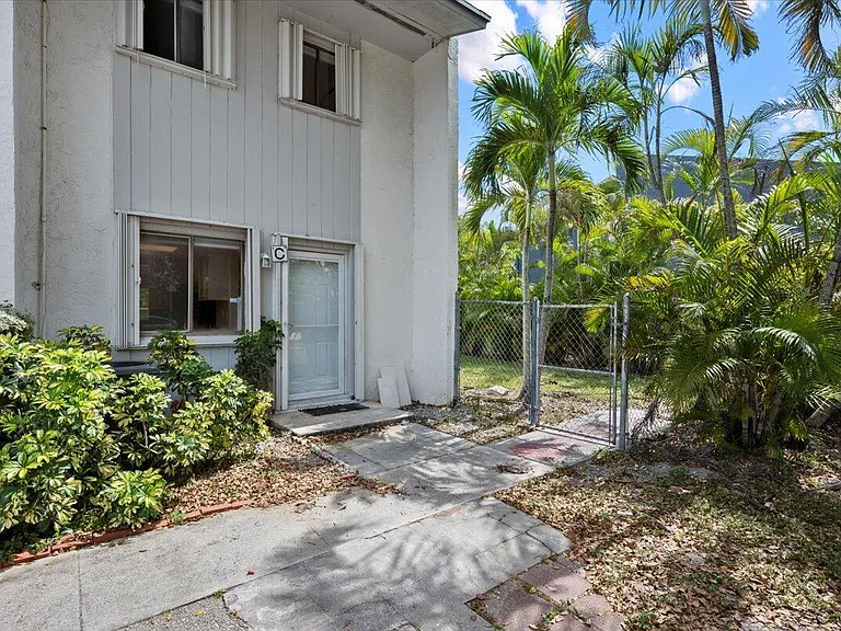 3666 Pinehurst Dr #C — Photo 3
