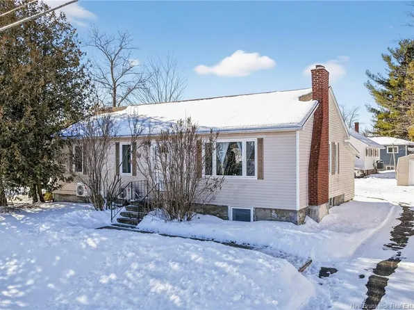 34 Lynwood Dr, Moncton, NB E1A 3Z7