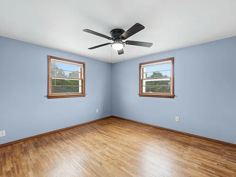 4828 Webster St — Photo 20