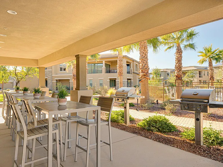 2402 Retreat Cir — Photo 30