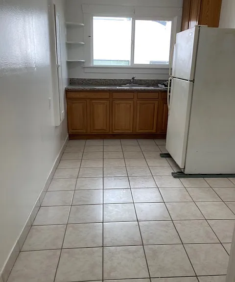 1816 Lakeshore Ave — Photo 3