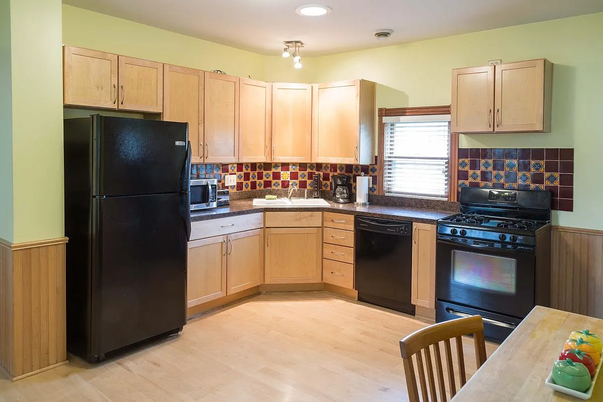 Building Photo - 3124 E 29th St #2