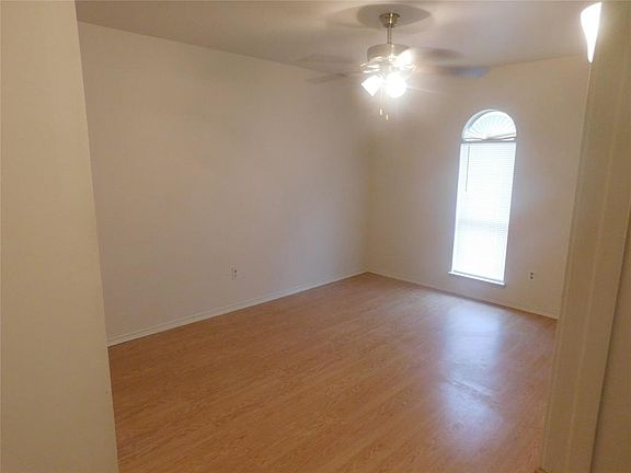 3rd image of 2906 Nueva Tierra St