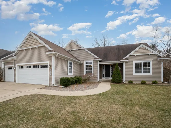 5611 Plumtree Ln, Midland, MI 48642