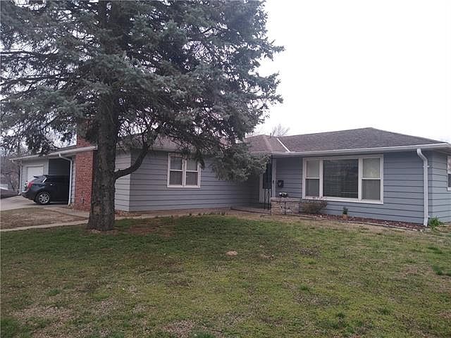 1st image of 2621 S 22nd St