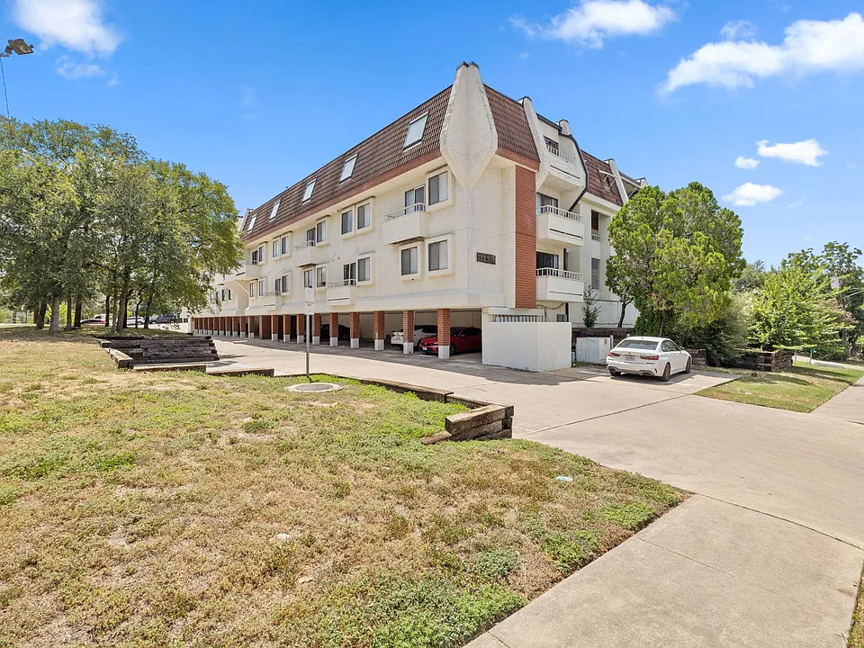 3115 Helms St #212