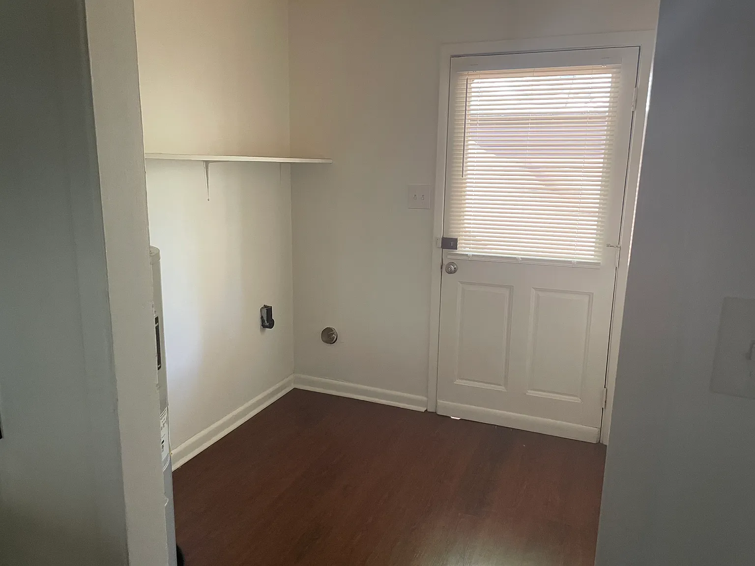 2 bed, 960 sqft, $1,570 — Photo 2